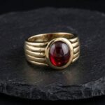 Atelier Christian gouden ring met granaat