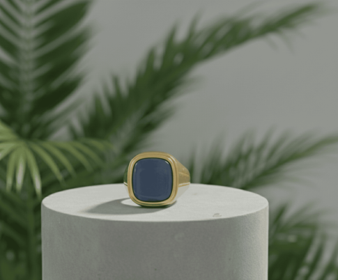 Gouden ring met lichtblauwe lagensteen