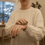 Wit gouden ring met 7 diamanten