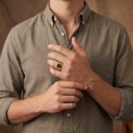 Gouden zegelring met paarse lagensteen