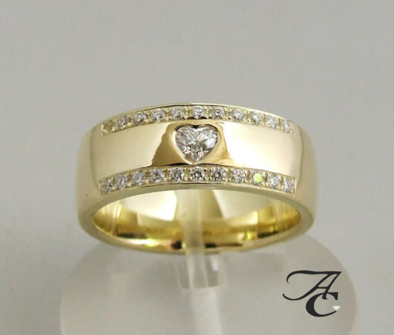 14 karaat geel gouden harten ring met diamanten