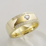 14 karaat geel gouden harten ring met diamanten