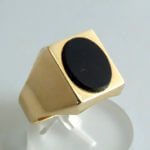 Gouden ring met onyx