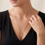 Wit gouden diamanten hanger en collier