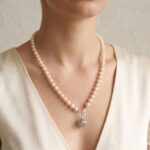 Parelsnoer met gouden slot en diamanten