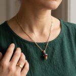 18 karaat gouden collier met lapis lazuli hanger
