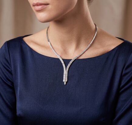 Christian gouden collier met zirkonia