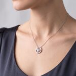 Gouden collier met diamanten harten hanger