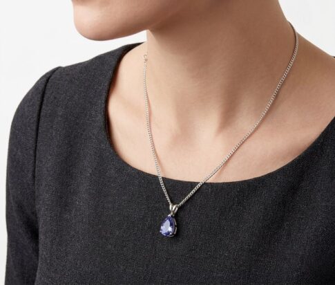 Wit gouden collier met saffier hanger