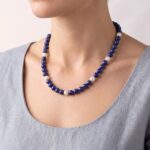 Collier met parels en lapis lazuli