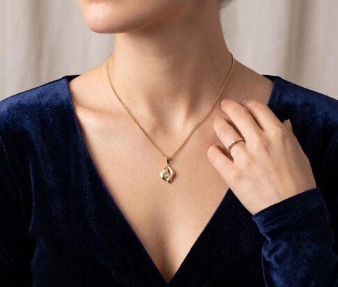 14 karaat gouden collier met hanger