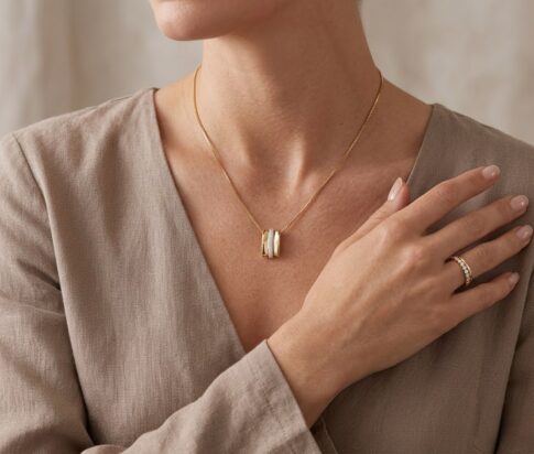 Gouden collier en hanger met diamanten