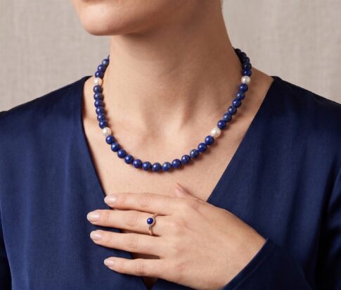 Collier met parels en lapis lazuli