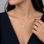 Gouden collier met diamanten harten hanger