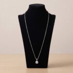 Wit gouden diamanten hanger en collier