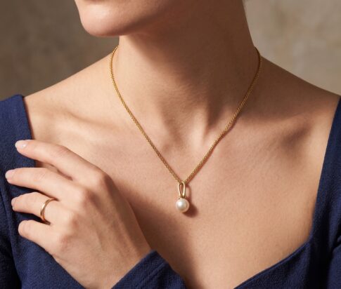 Geel gouden collier met parelhanger