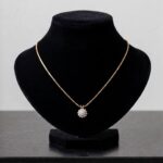 Gouden collier en hanger met briljanten