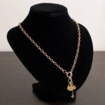 Gouden collier met hangers
