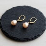Gouden oorbellen met parel