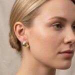 Gouden oorclips met diamant
