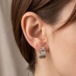 Bicolor oorbellen met briljant geslepen diamant