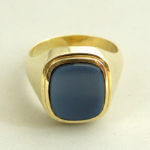 Gouden ring met lichtblauwe lagensteen