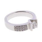 Wit gouden ring met briljant geslepen diamanten