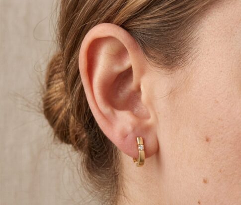 Geel gouden oorbellen met diamant