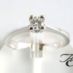 14 karaat wit gouden ring met diamant