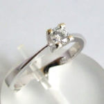 14 karaat wit gouden ring met diamant