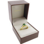 18 karaat gouden ring met smaragd en diamanten