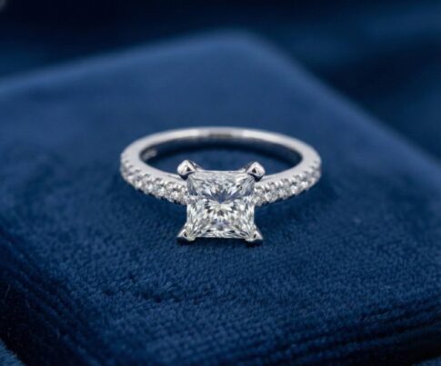 Christian prinses wit gouden ring