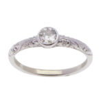 Wit gouden diamant ring met versierde ringband