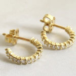 18 karaat geel gouden oorbellen met diamanten