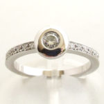 Wit gouden ring met diamanten 0.30 ct.