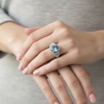 Zilveren ring met synthetische topaas