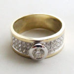Bicolor ring met briljant geslepen diamanten