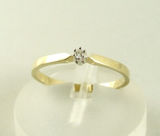 Gouden ring met diamant