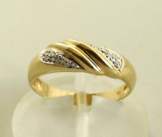 Occasion geel gouden ring met diamanten