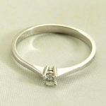 Wit gouden ring met briljant