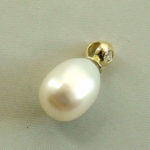 Gouden hanger met parel en diamant