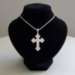 Wit gouden kruis met zirkonia