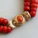 Bloedkoraal collier met gouden slot