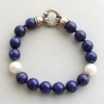 Armband met parels en lapis lazuli