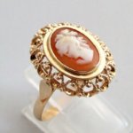 Geel gouden ring met camee