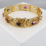 Gouden armband met edelstenen