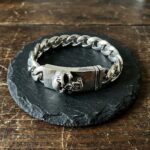 Zilveren armband met doodskop