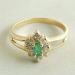 Gouden ring met smaragd en zirkonia