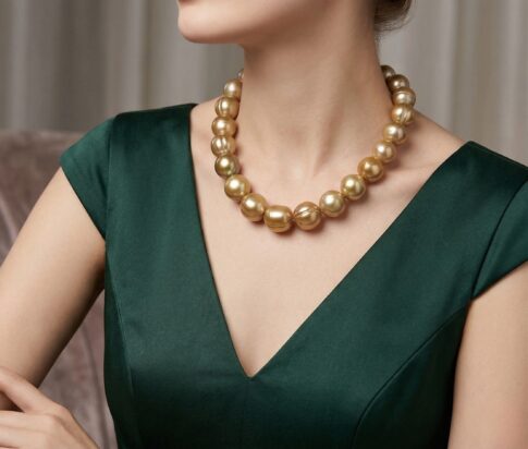 Goudkleurige zoetwaterparel collier