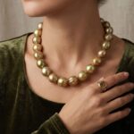 Goudkleurige zoetwaterparel collier